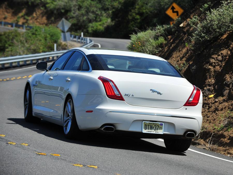  Jaguar XJL 2010 года  (US) (фото 12 из 41)
